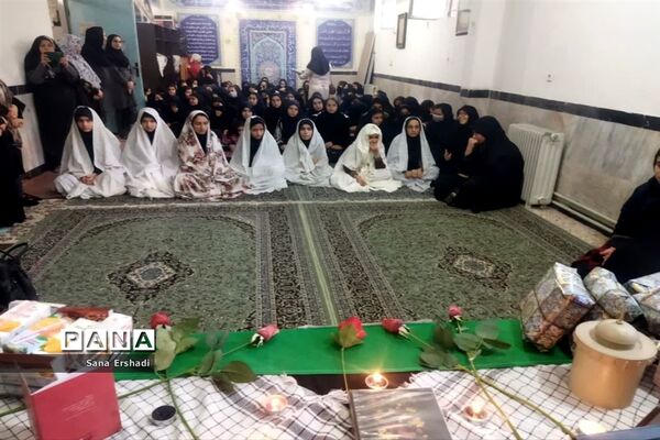 مراسم تقدیر از خانواده‌ شهدا درآموزشگاه نیایش اسلامشهر