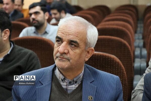 تقدیر از آقایان کارمند اداره آموزش و پرورش پاکدشت