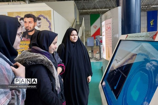 اردو  راهیان پیشرفت دانش‌آموزان مدرسه حکمت