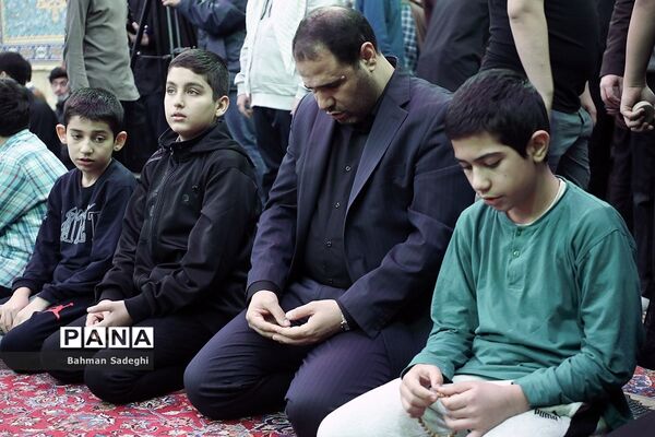 حضور وزیر آموزش و پرورش در مراسم اعتکاف دانشجومعلمان و دانش‌آموزان