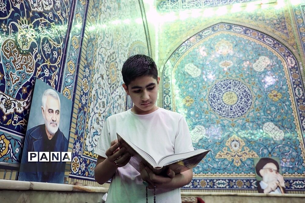 اعتکاف دانش‌آموزان و دانشجومعلمان