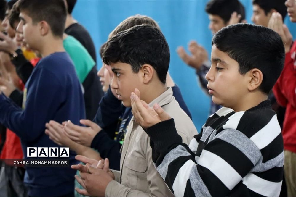 اعتکاف دانش‌آموزی در ناحیه یک بهارستان