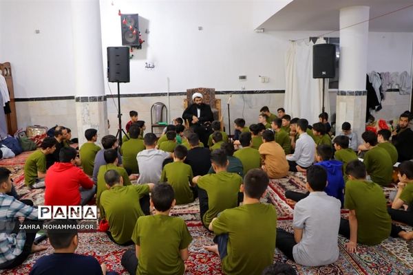 اعتکاف دانش‌آموزی در ناحیه یک بهارستان