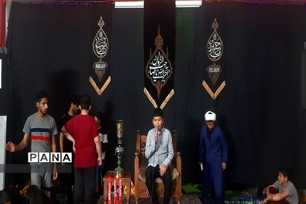 اعتکاف دانش‌آموزی در نیشابور