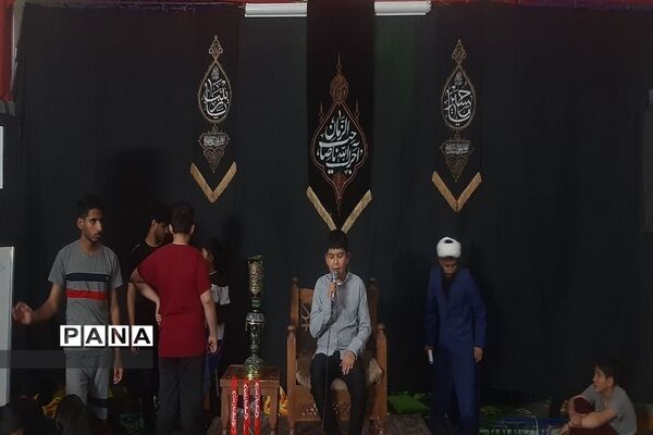 اعتکاف دانش‌آموزی در نیشابور