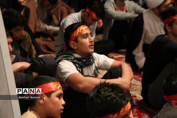 اعتکاف دانش‌آموزی در قم-2