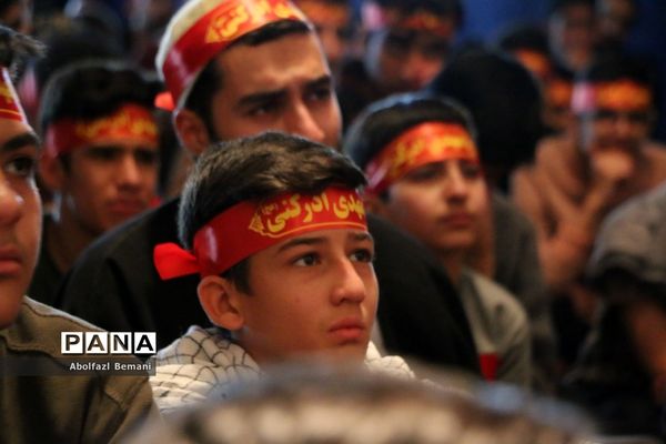 اعتکاف دانش‌آموزی در قم-2