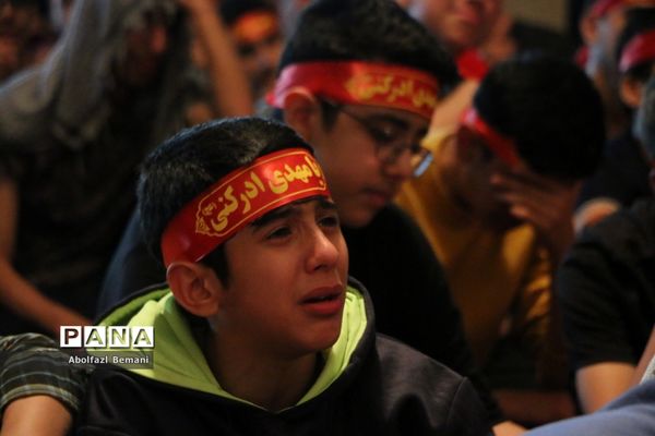 اعتکاف دانش‌آموزی در قم-2