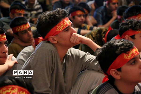 اعتکاف دانش‌آموزی در قم-2