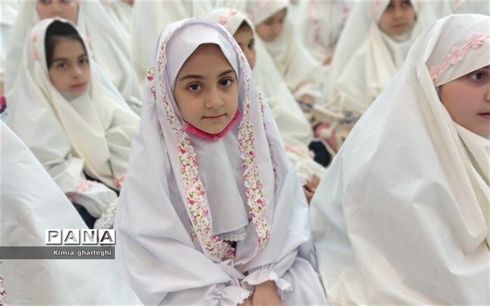 اولین و مهم‌ترین گام برای ارتباط با خداوند ‌نماز خواندن است/ فیلم