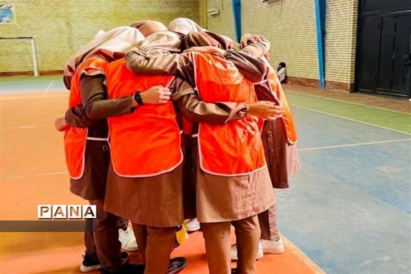 مسابقات ورزشی مادر و دختر در جزیره هرمز