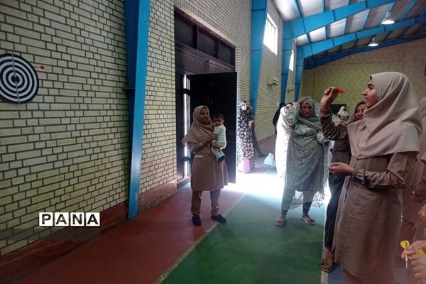 مسابقات ورزشی مادر و دختر در جزیره هرمز