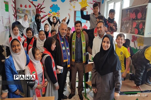 طرح آموزش مهارت‌های پیشتازان در مدارس شهرستان های مانه و سملقان
