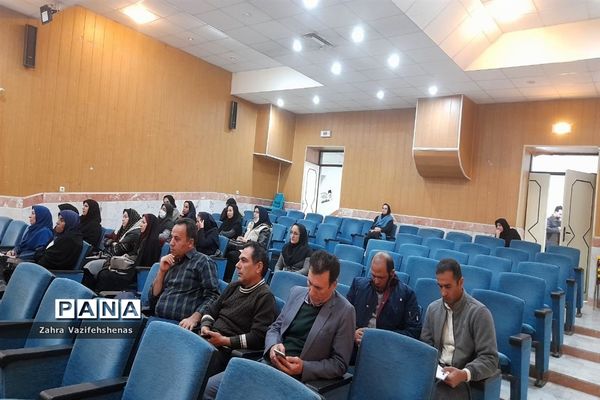 کارگاه توانمند سازی ویژه مشاوران در شهرستان شیروان