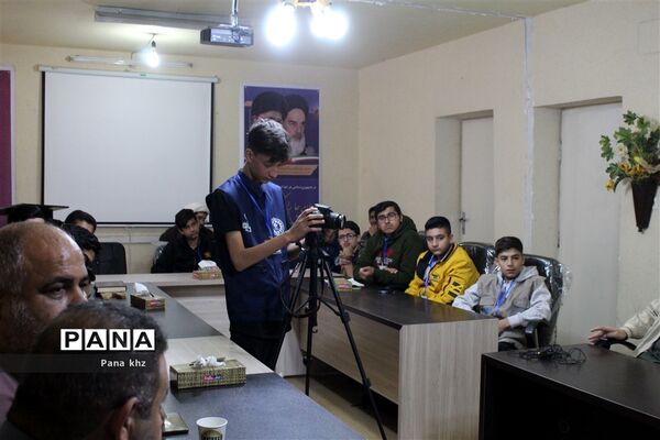 نشست دانش‌آموز خبرنگاران خوزستان در آستانه چهل و پنجمین دهه فجر