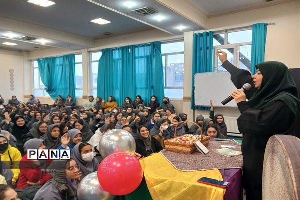 جشن ولادت امیر المومنین  و روز پدردردبیرستان شهید تیمسار فلاحی ناحیه یک کرج