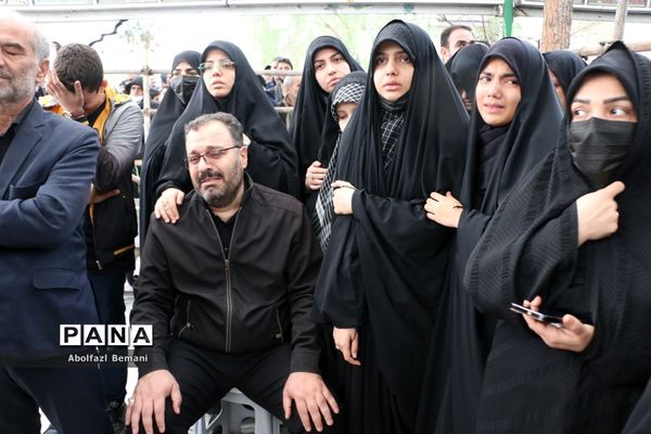 تشییع پیکر شهیدان «آقازاده نژاد» و «کریمی» در قم