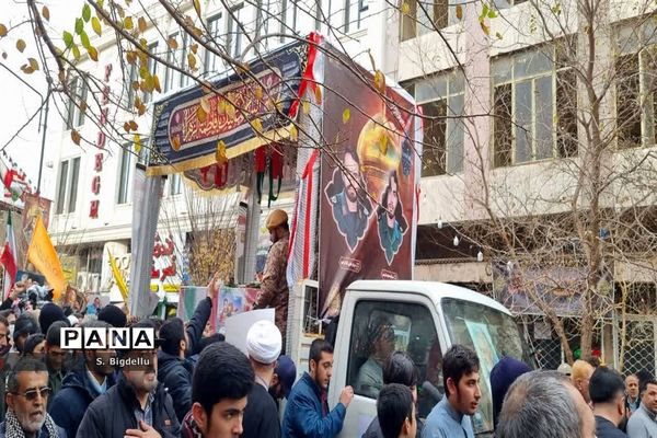 تشییع پیکر شهیدان «آقازاده نژاد» و «کریمی» در قم