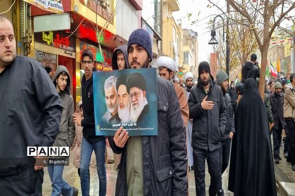 تشییع پیکر شهیدان «آقازاده نژاد» و «کریمی» در قم