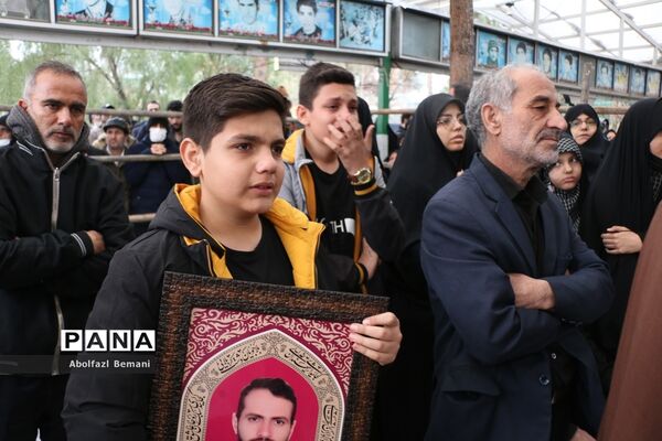 تشییع پیکر شهیدان «آقازاده نژاد» و «کریمی» در قم