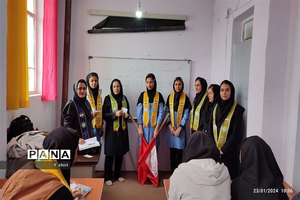 آموزش پیشتازان در مدارس محروم شهرستان‌های مانه و سملقان