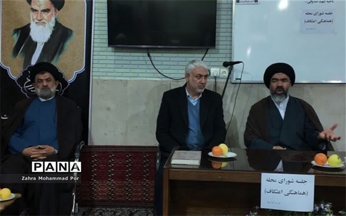 اعتکاف دانش‌آموزی یکی از راه‌های ارتقای معنوی جامعه  است