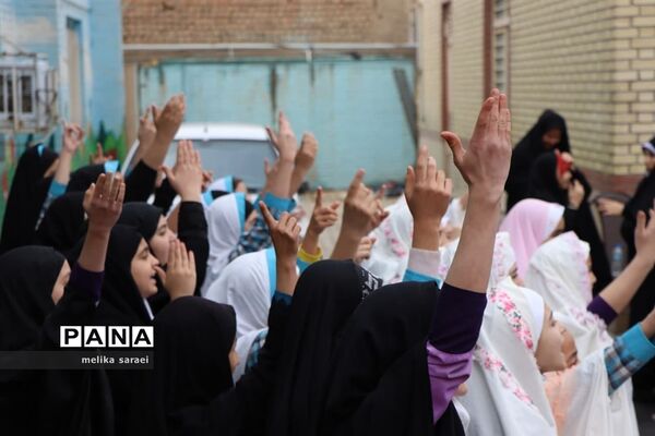جشن  میلاد امام علی(ع) در آموزشگاه کمیل ناحیه یک بهارستان