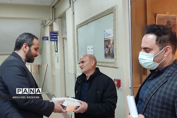 تقدیر از فرهنگیان آقا کادر اداره آموزش و پرورش کهریزک