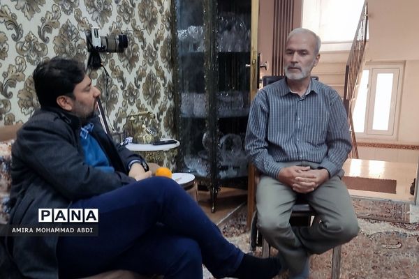 دیدار دانش‌آموزان باقرشهری با جانباز آزاده دفاع مقدس