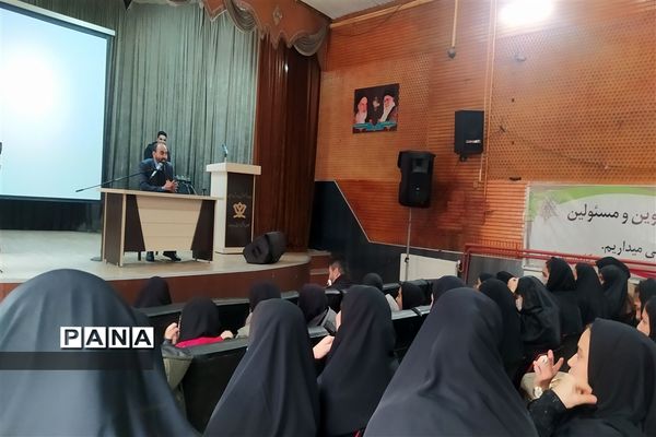 برگزاری جشن تکلیف سیاسی برای رای اولی ها در ورامین