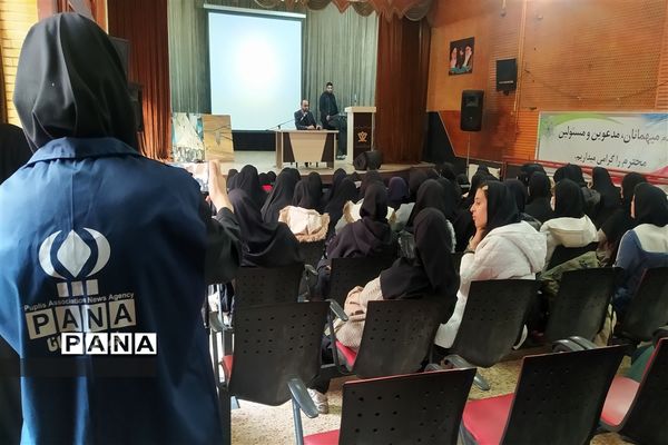 برگزاری جشن تکلیف سیاسی برای رای اولی ها در ورامین