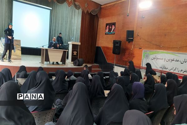 برگزاری جشن تکلیف سیاسی برای رای اولی ها در ورامین