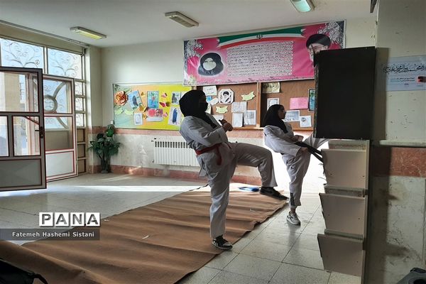 مراسم ولادت امیرالمومنین علی (ع) در دبیرستان دخترانه شاهد زابل