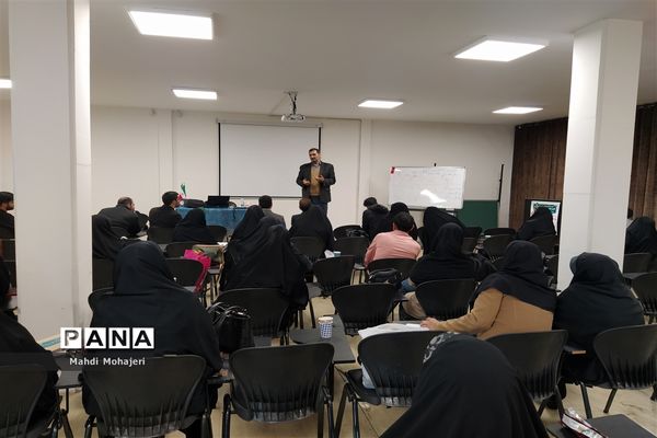 برگزاری کلاس آموزشی فعالیت‌های اردویی در منطقه ۱۶