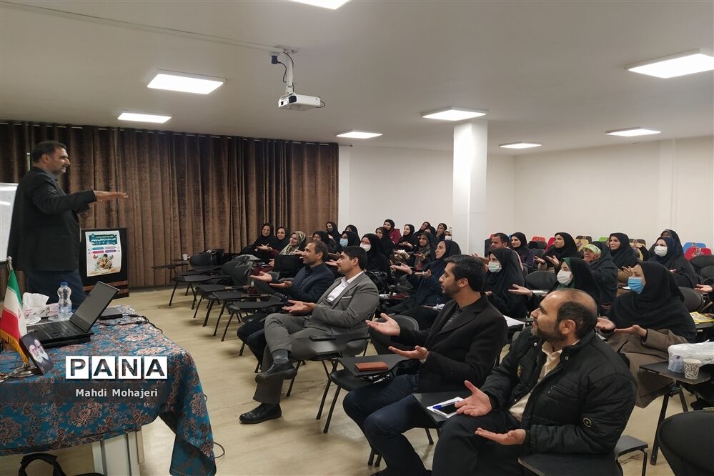 برگزاری کلاس آموزشی فعالیت‌های اردویی در منطقه ۱۶