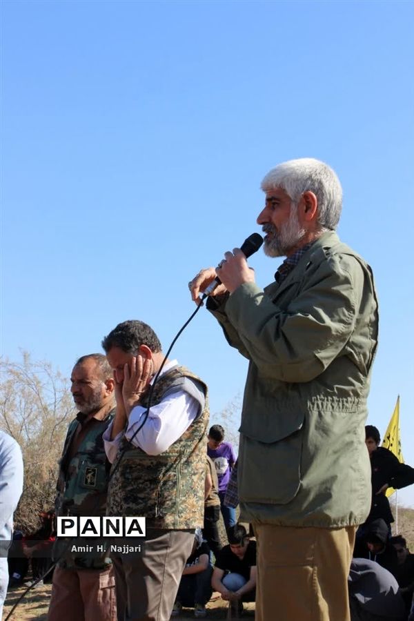 بازدید دانش آموزان ناحیه سه قم از مناطق عملیاتی جنوب