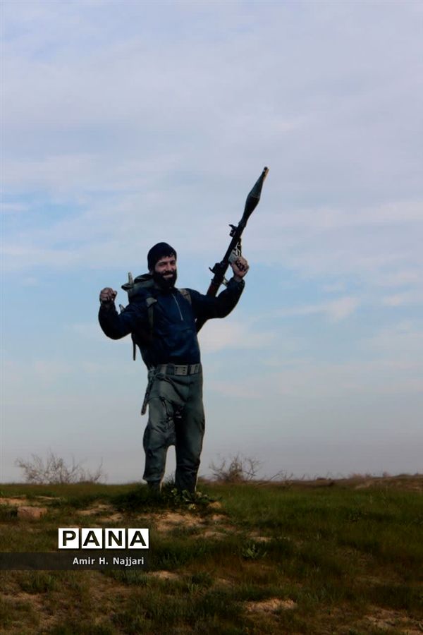 بازدید دانش آموزان ناحیه سه قم از مناطق عملیاتی جنوب