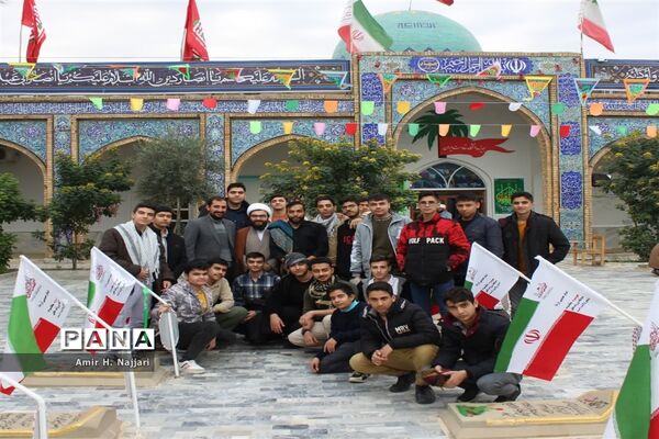 بازدید دانش آموزان ناحیه سه قم از مناطق عملیاتی جنوب