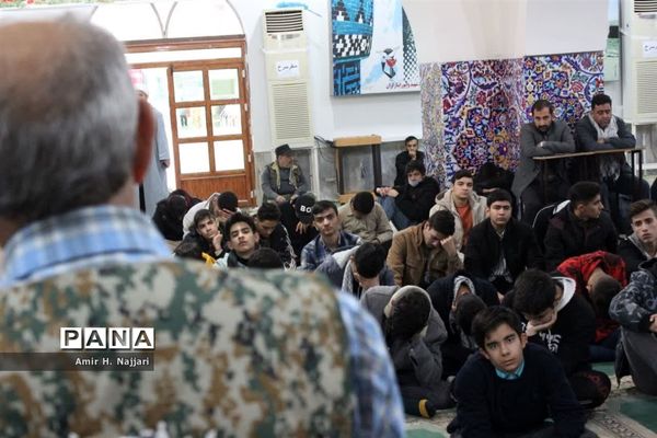 بازدید دانش آموزان ناحیه سه قم از مناطق عملیاتی جنوب