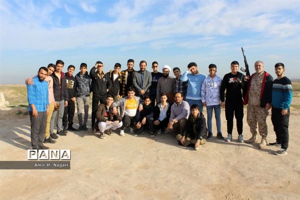 بازدید دانش آموزان ناحیه سه قم از مناطق عملیاتی جنوب