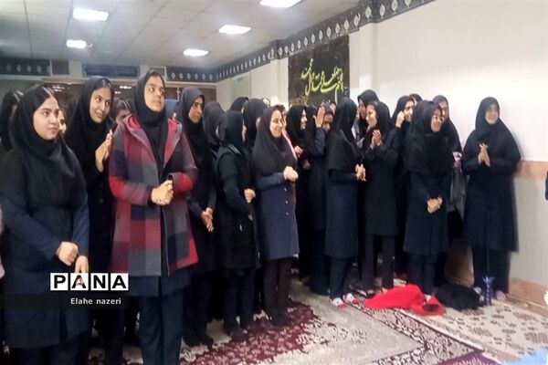 مراسم ولادت امام علی «ع» و روز پدر در دبیرستان نمونه دولتی شهید نصرتی