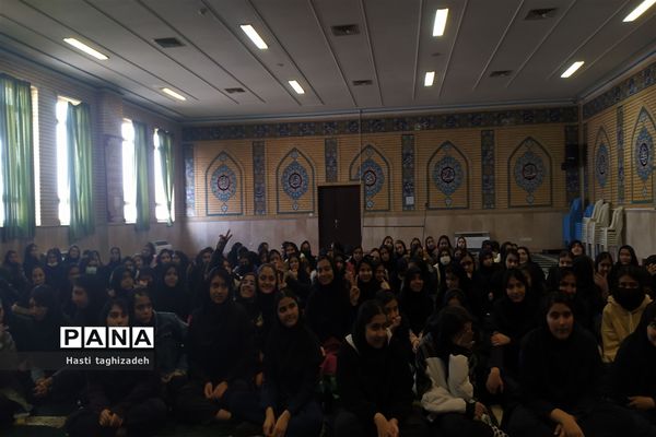 مراسم تقدیر از پدران در دبیرستان دخترانه نمونه امیرالمومنین ورامین