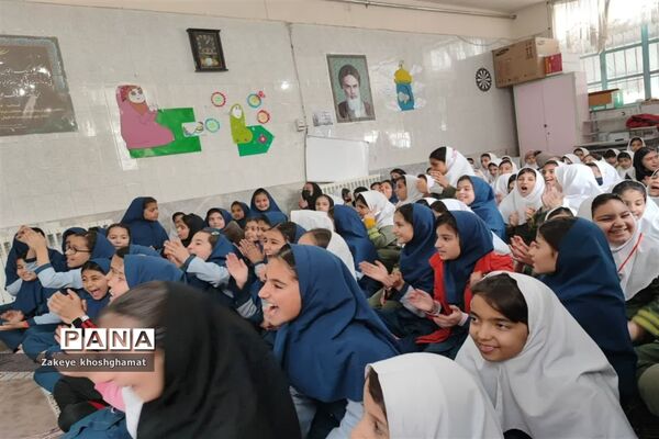 برگزاری جشن میلاد حضرت علی (ع) و روز پدر در مدرسه شهید خاقانی شهرستان شیروان