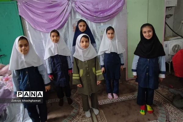 برگزاری جشن میلاد حضرت علی (ع) و روز پدر در مدرسه شهید خاقانی شهرستان شیروان