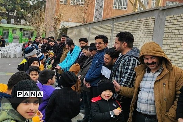 برگزاری جشن پدر و پسری در دبستان پسرانه سعدی یک