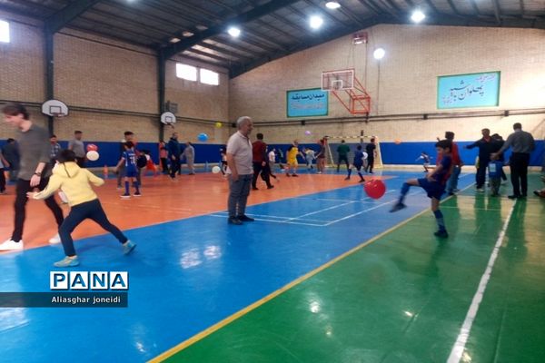 مسابقه پدر پسری و رقابت پایاپای بین پدرها و پسرها در شهرستان پیشوا