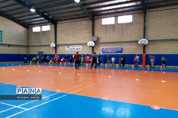 مسابقه پدر پسری و رقابت پایاپای بین پدرها و پسرها در شهرستان پیشوا