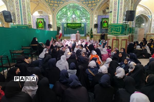 جشن دانش‌آموزان آموزشگاه شهید مفتح به‌مناسبت میلاد فرخنده مولای متقیان