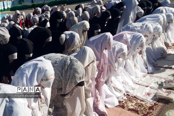 اقامه نماز باران در مدارس سبزوار