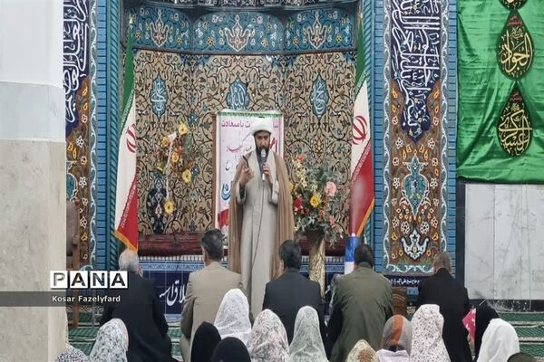 اعتکاف دانش‌آموزان دختر شهرستان مه ولات در مسجد جامع شهر فیض آباد